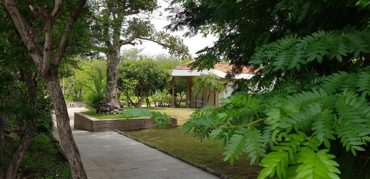 The Meadows Resort And Spa Aurangabad  Bagian luar foto