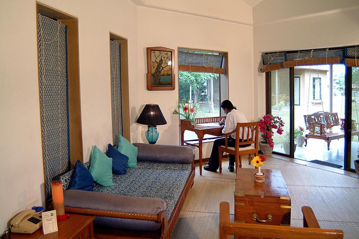 The Meadows Resort And Spa Aurangabad  Bagian luar foto