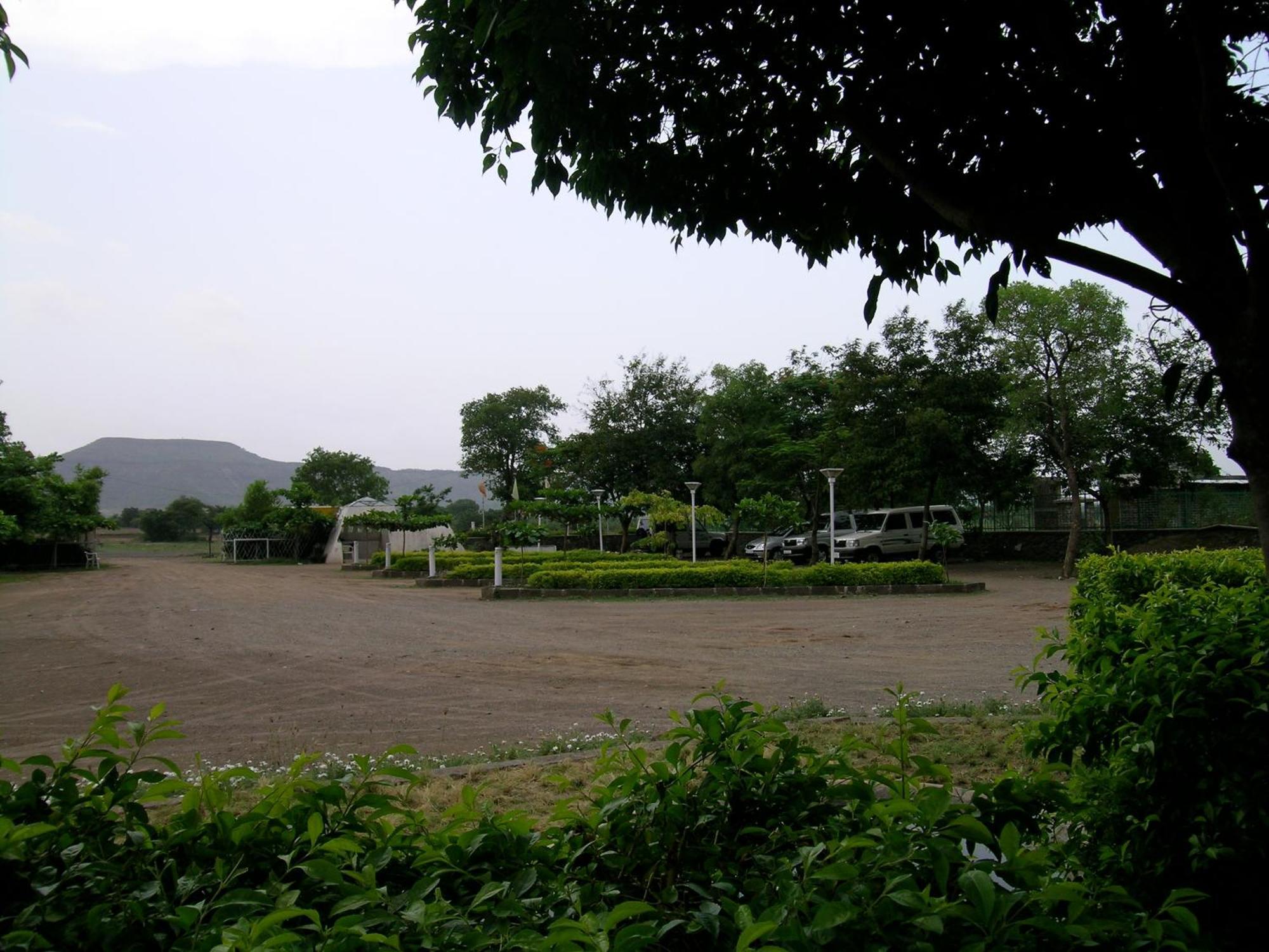 The Meadows Resort And Spa Aurangabad  Bagian luar foto