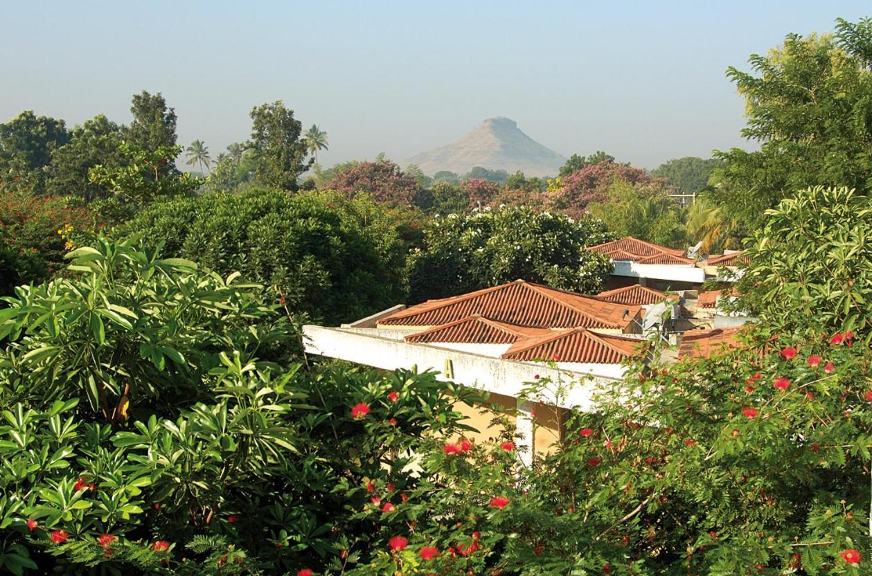 The Meadows Resort And Spa Aurangabad  Bagian luar foto