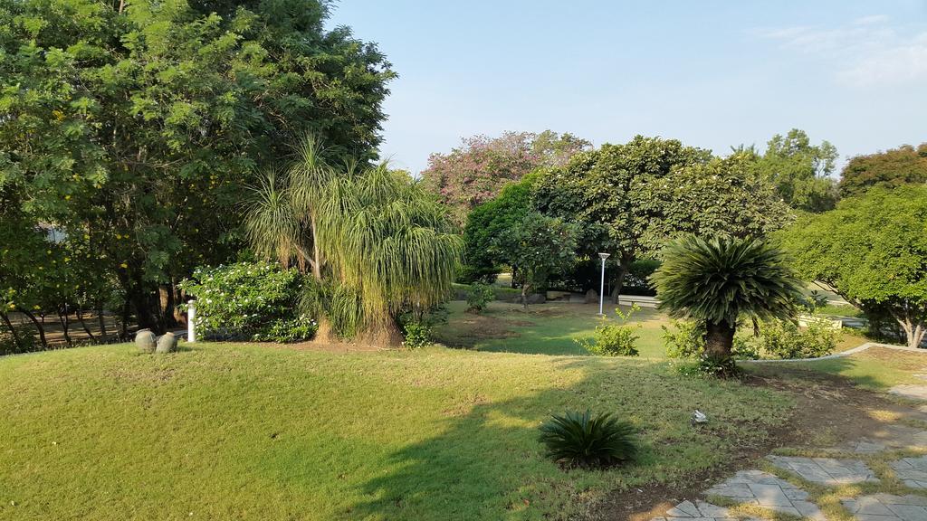 The Meadows Resort And Spa Aurangabad  Bagian luar foto