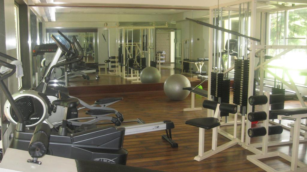 The Meadows Resort And Spa Aurangabad  Bagian luar foto