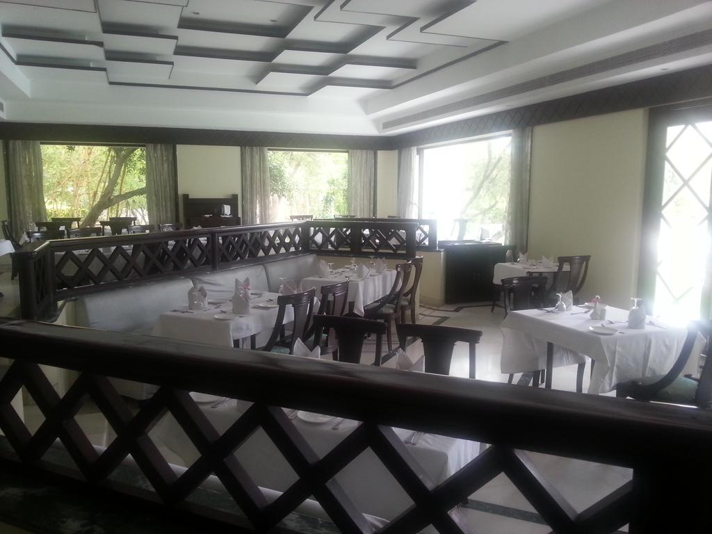 The Meadows Resort And Spa Aurangabad  Bagian luar foto