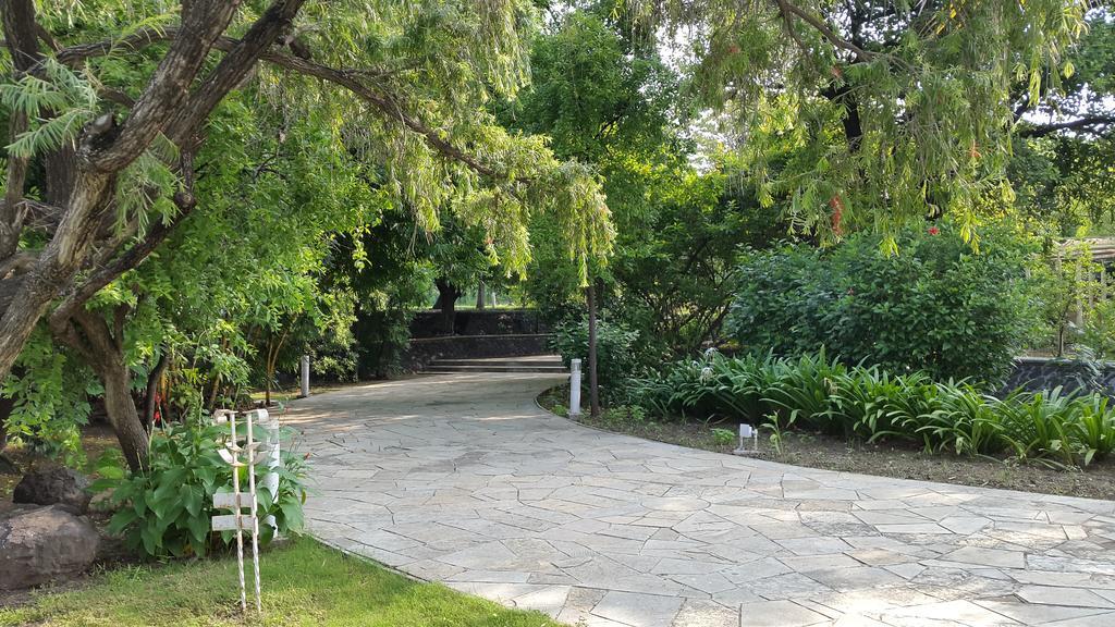 The Meadows Resort And Spa Aurangabad  Bagian luar foto