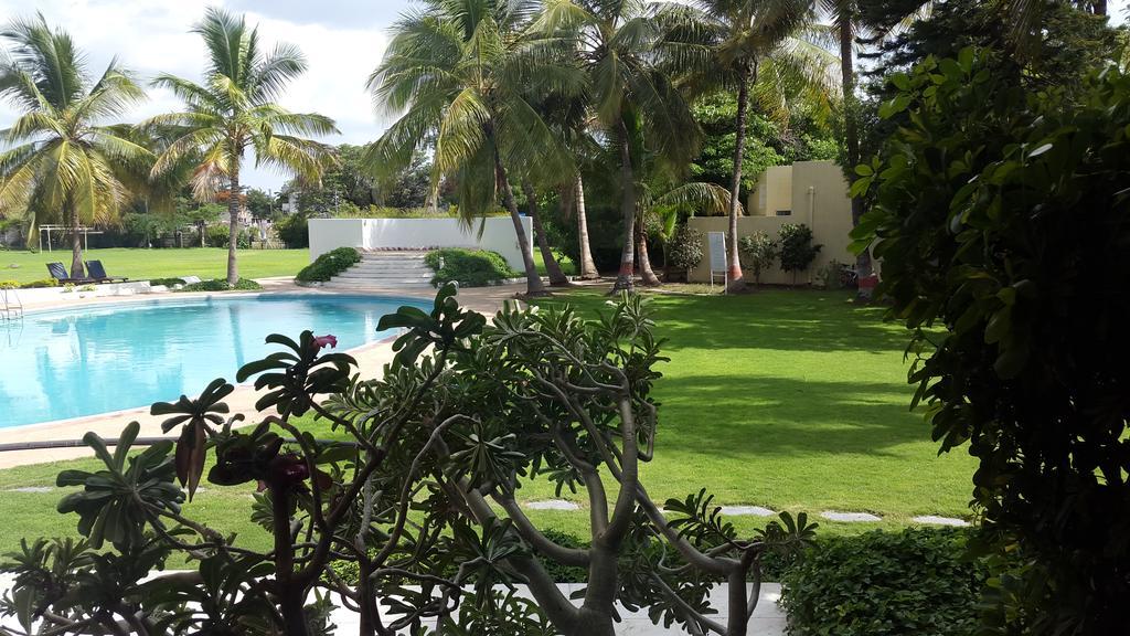 The Meadows Resort And Spa Aurangabad  Bagian luar foto