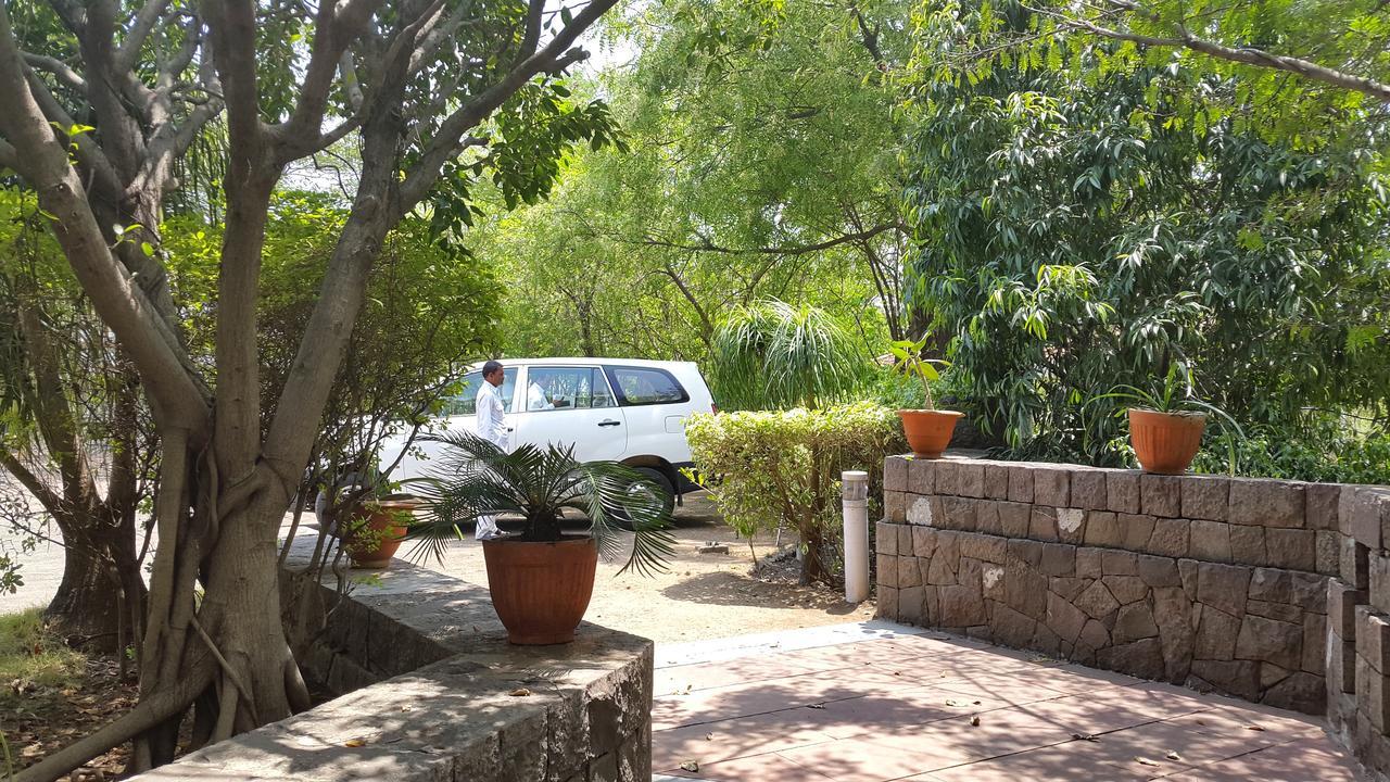 The Meadows Resort And Spa Aurangabad  Bagian luar foto